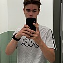 Знакомства: Maksim, 18 лет, Карпогоры