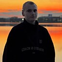 Знакомства: Илья, 23 года, Омутнинск