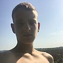Знакомства: Артём, 24 года, Лучегорск