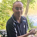 Знакомства: Максим, 41 год, Алчевск