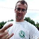 Знакомства: Виталик, 33 года, Калининград