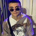 Знакомства: Valik, 18 лет, Житомир