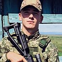 Знакомства: Илья, 27 лет, Биробиджан