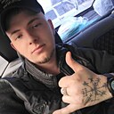 Знакомства: Юра, 28 лет, Болотное