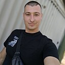 Знакомства: Олег, 27 лет, Синельниково