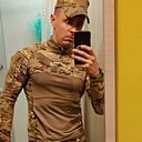 Знакомства: Виталий, 32 года, Мариуполь