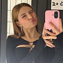Знакомства: Илина, 18 лет, Санкт-Петербург