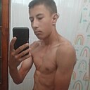 Знакомства: Роман, 18 лет, Алушта