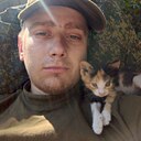 Знакомства: Viktor, 21 год, Алейск