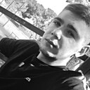Знакомства: Макс, 26 лет, Нижнегорский