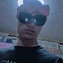 Знакомства: Денис, 18 лет, Канаш