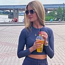 Знакомства: Ксения, 28 лет, Новосибирск
